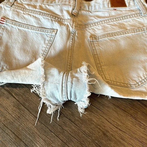 BDG Urban Outfitters Girlfriend High Rise Denim Cut off shorts Size 30 - Picture 5 of 7